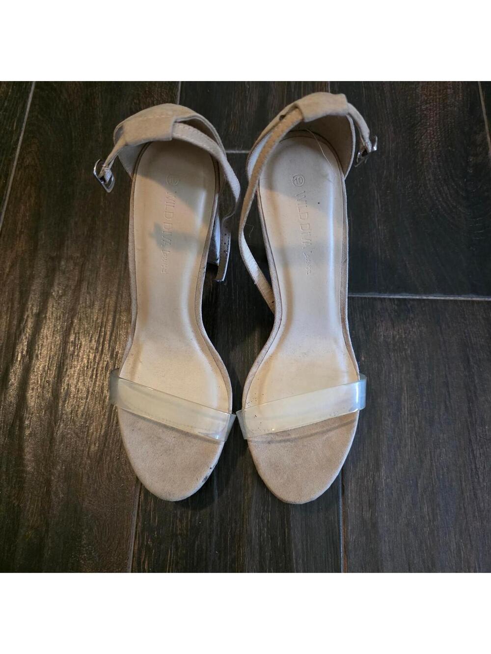Wild Diva Women's Cream and Tan Court